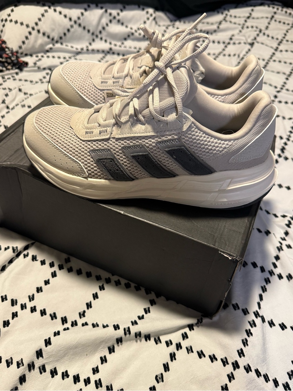 Adidas Women's White and Gray Astrastar Cloudfoam Comfort Sneakers